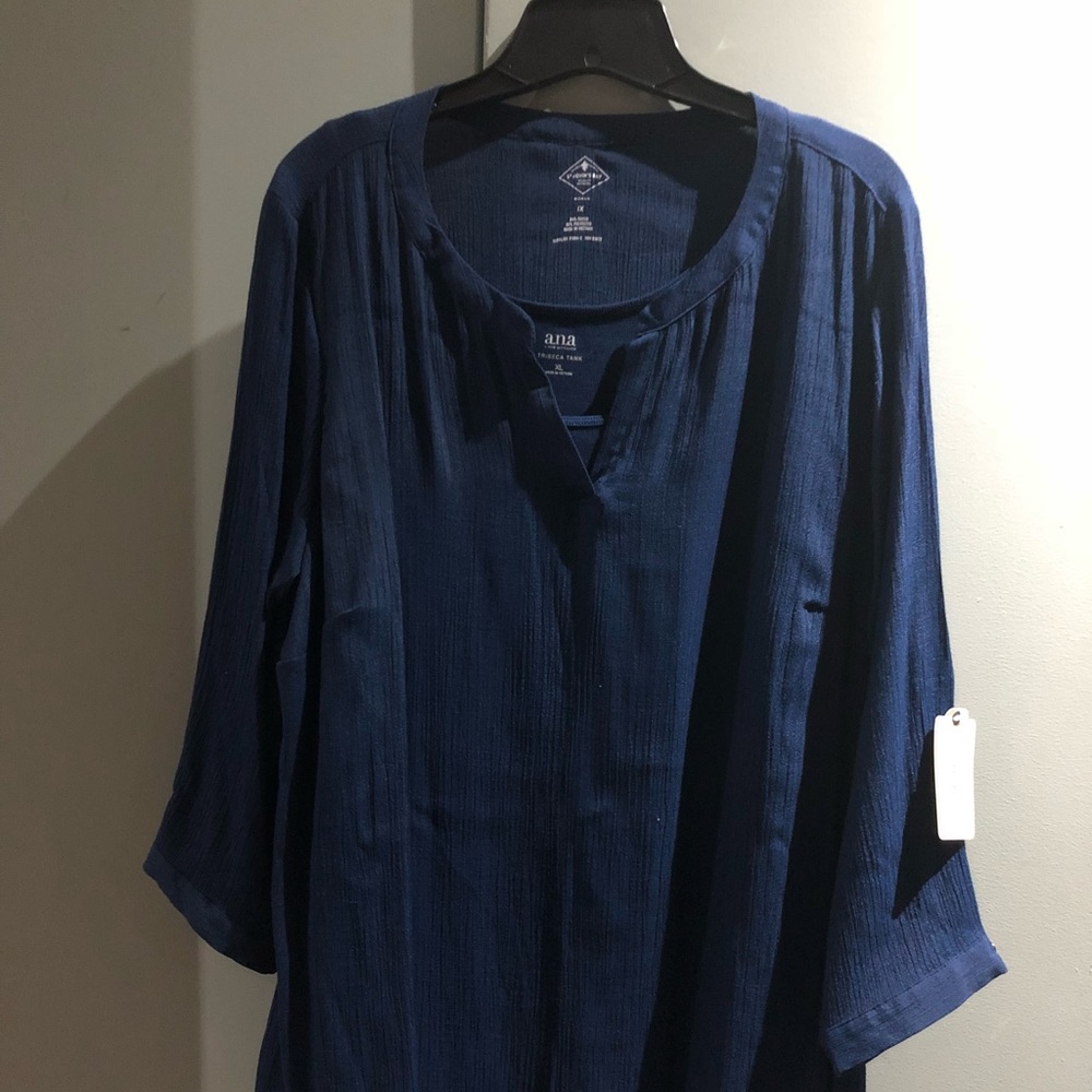 Unique layer top with tank face included.